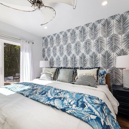 Sandy Pants - Designer Beach Chic Home Steps To Beach Backyard Oasis W Heated Pool Anna Maria Esterno foto