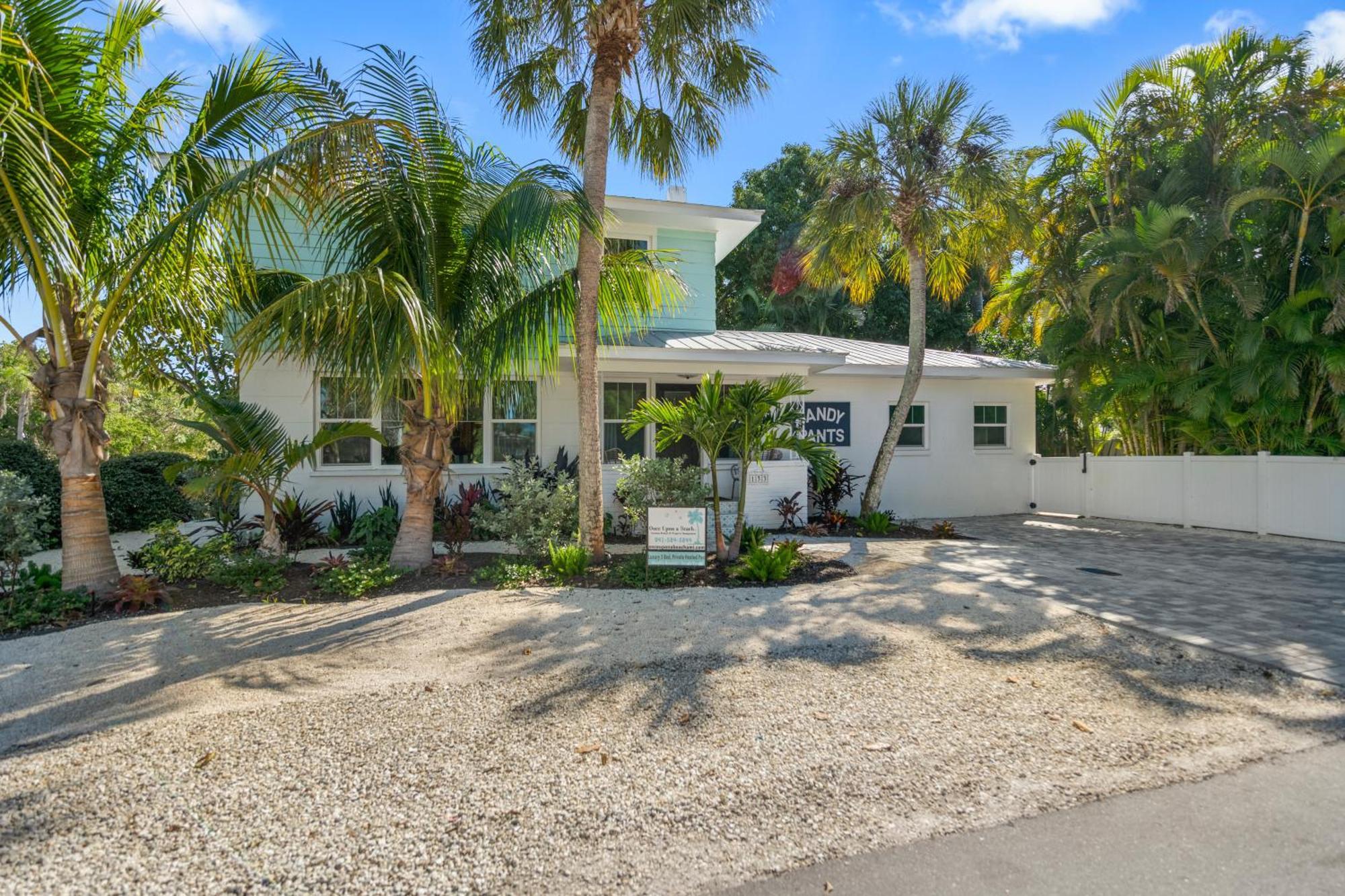 Sandy Pants - Designer Beach Chic Home Steps To Beach Backyard Oasis W Heated Pool Anna Maria Esterno foto
