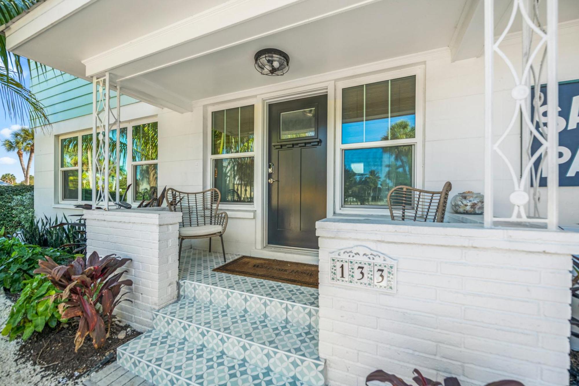 Sandy Pants - Designer Beach Chic Home Steps To Beach Backyard Oasis W Heated Pool Anna Maria Esterno foto